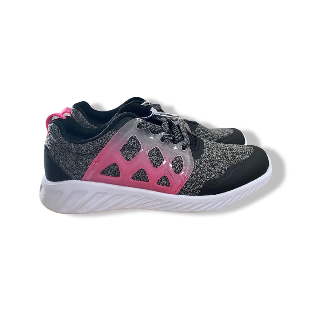 NEW All in motion big girls shoes size 4